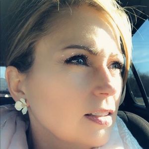 Meet your Posher, Pamela